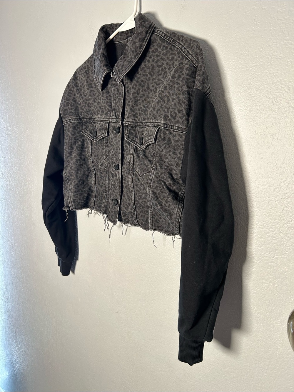 All Saints Gray Black Leopard Print Ander Cropped Denim Jacket with Knit Sleeves - Picture 3 of 10